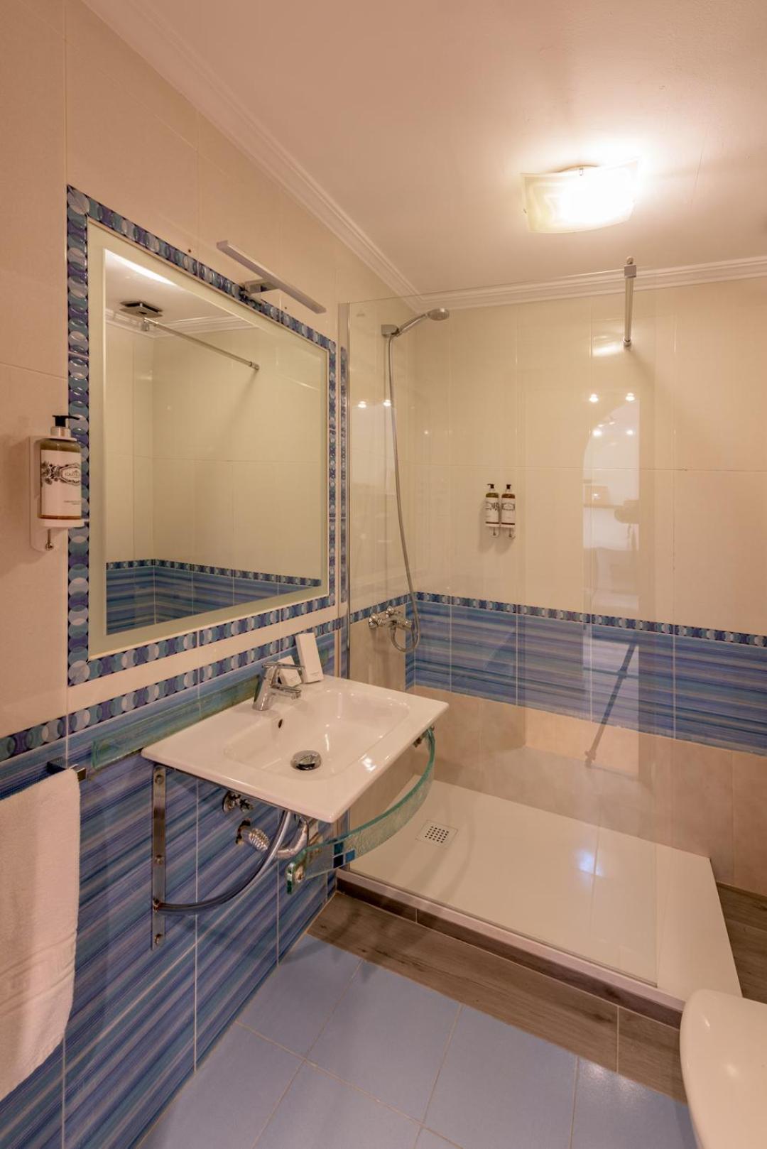 Apartamento Centrico Sibarys- 2 Dormitorios Нерха Экстерьер фото